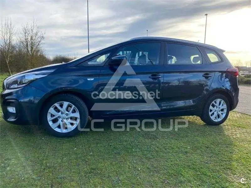 2017 KIA Carens