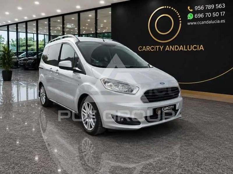 2017 Ford Tourneo