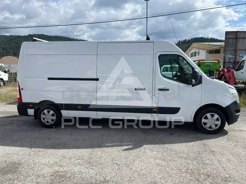 2018 Nissan NV 400