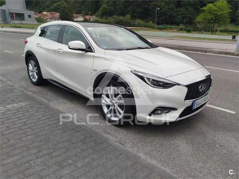 2018 Infinity Q30