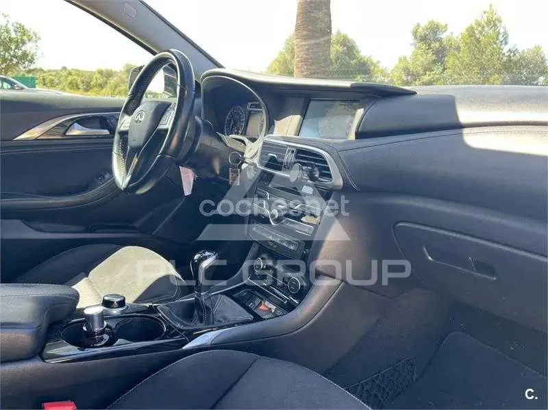 2018 Infinity Q30