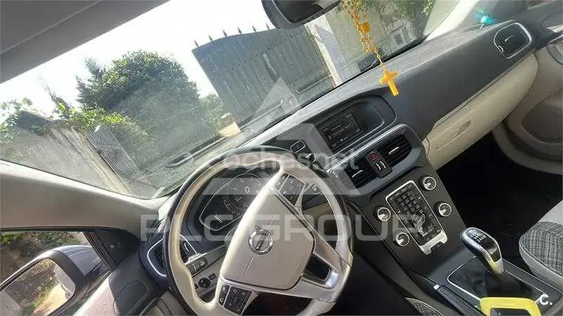 2018 Volvo V40
