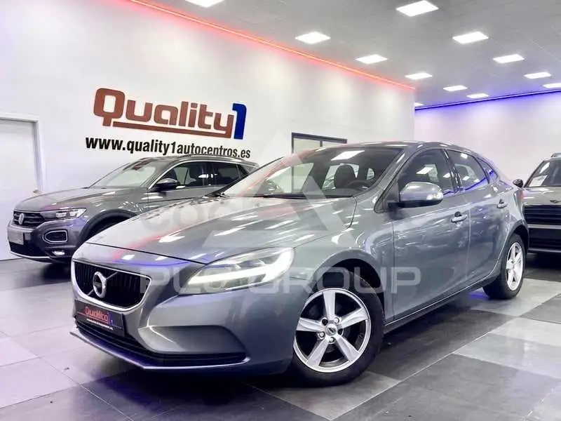 2018 Volvo V40