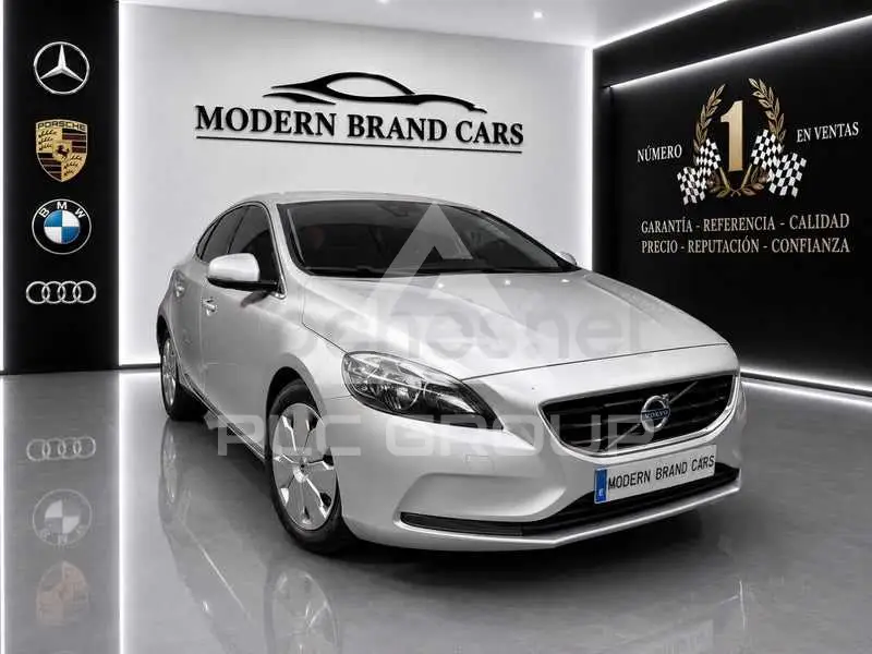 2018 Volvo V40
