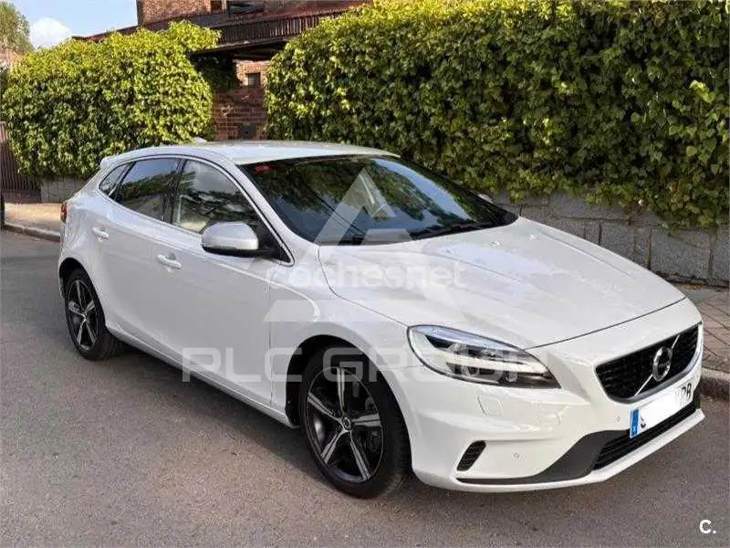 2018 Volvo V40