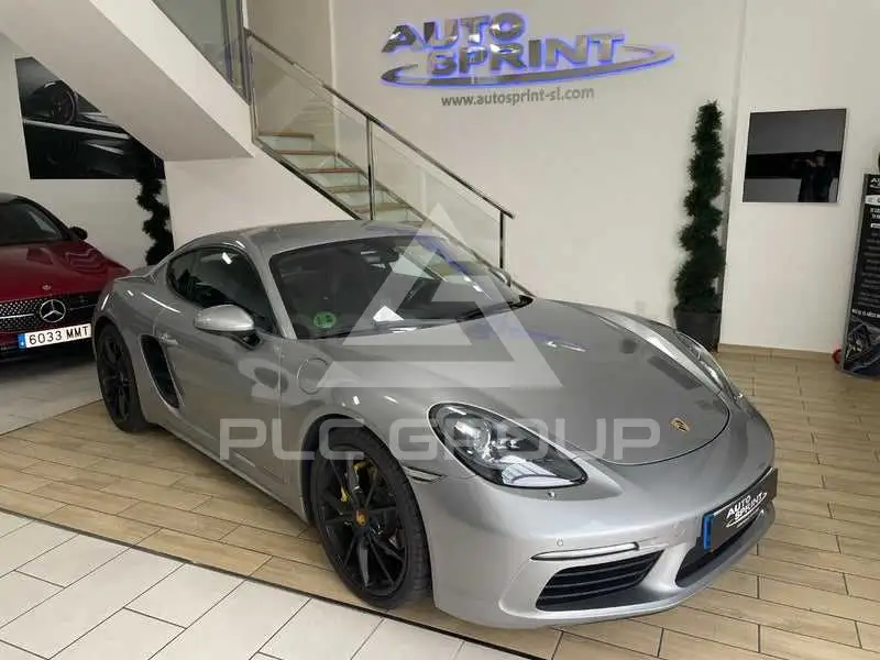2018 Porsche 718