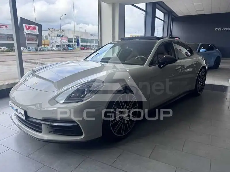 2018 Porsche Panamera