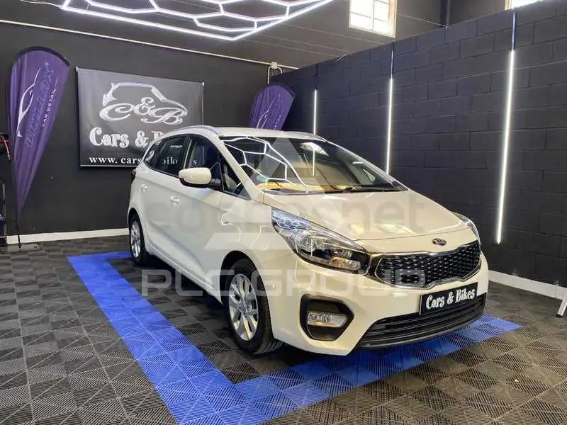 2018 KIA Carens