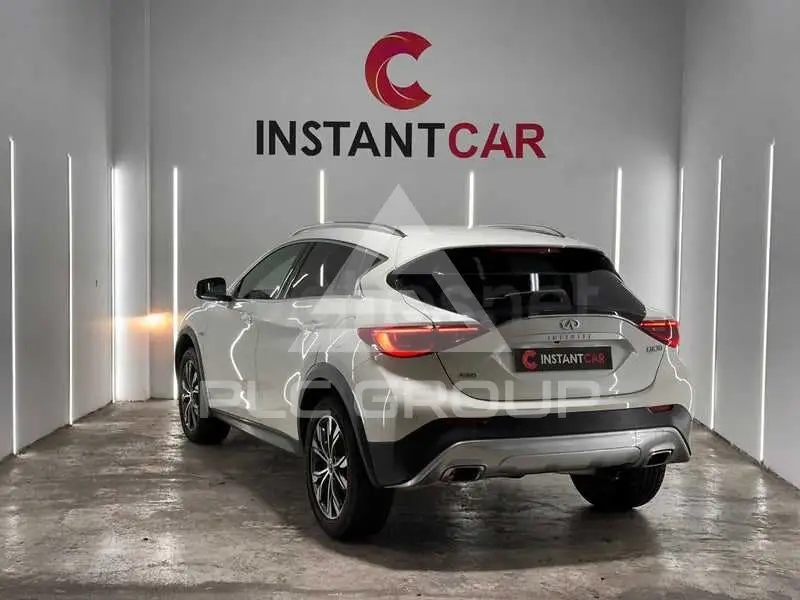 2019 Infinity QX30