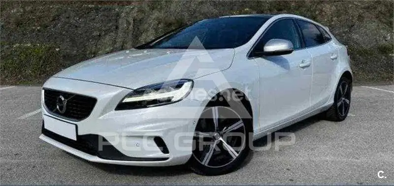 2019 Volvo V40