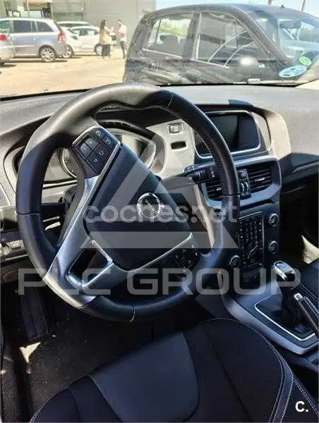2019 Volvo V40