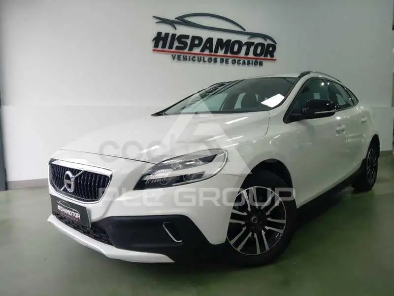 2019 Volvo V40