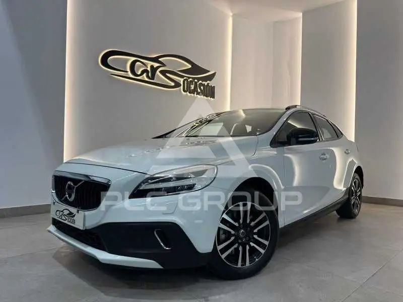 2019 Volvo V40