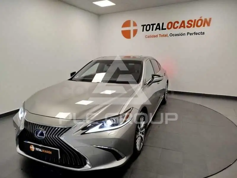 2019 Lexus ES