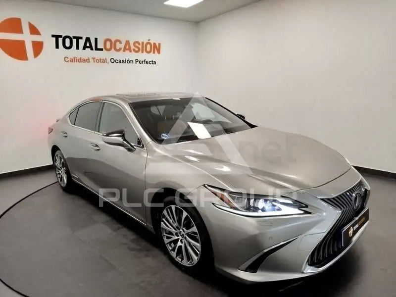 2019 Lexus ES