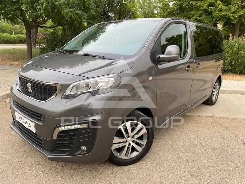 2019 Peugeot Traveller