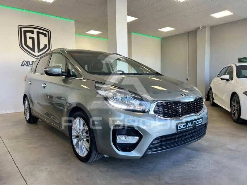 2019 KIA Carens