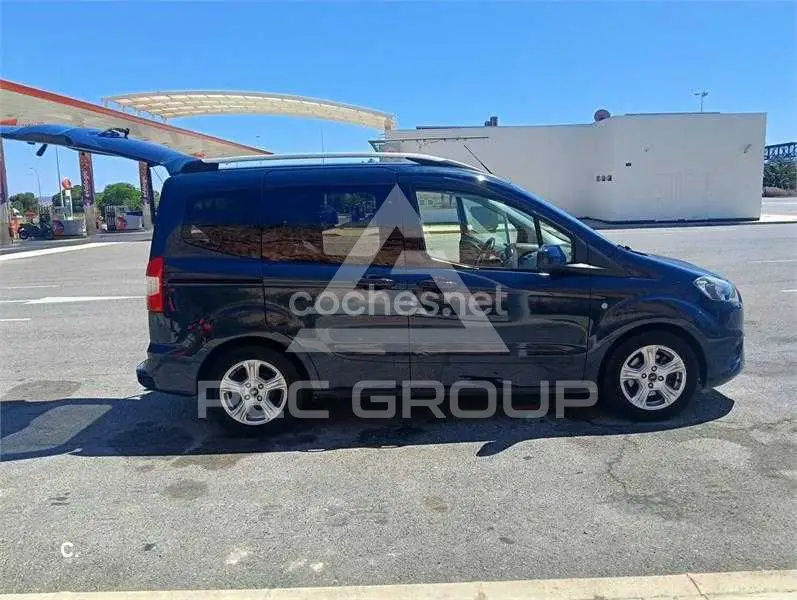 2019 Ford Tourneo