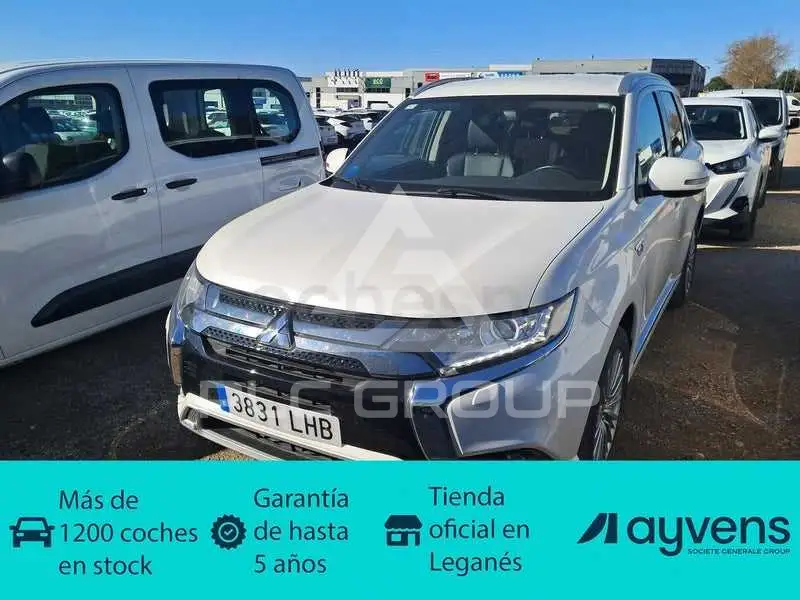 2020 Mitsubishi OUTLANDER