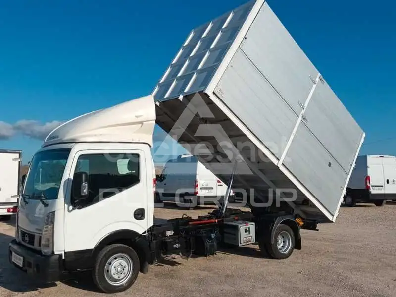 2020 Nissan NV 400