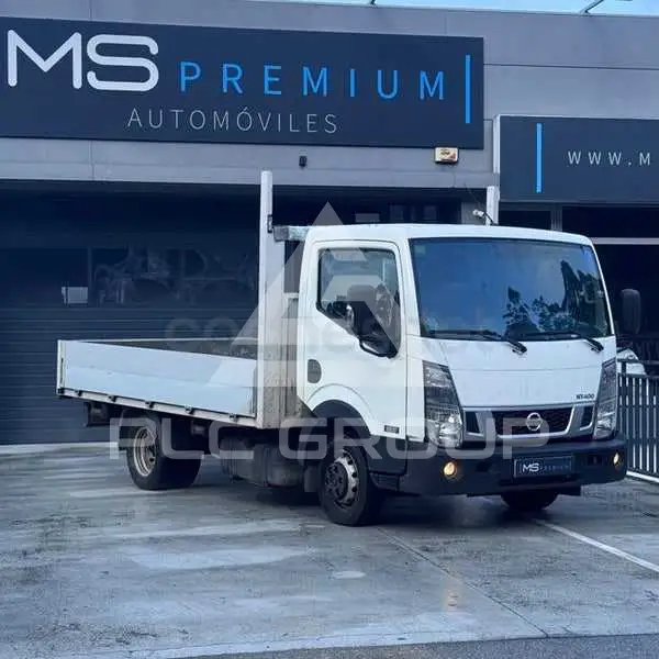 2020 Nissan NT400