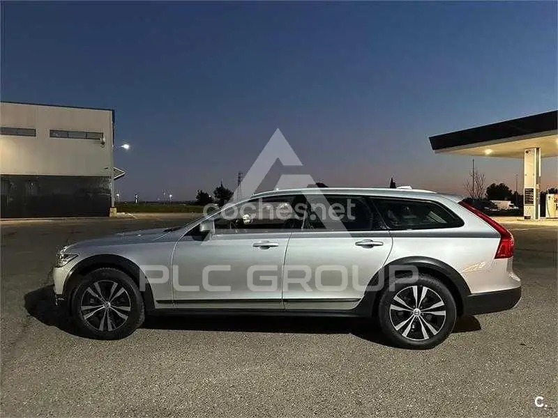 2020 Volvo V90