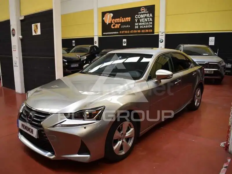2020 Lexus IS