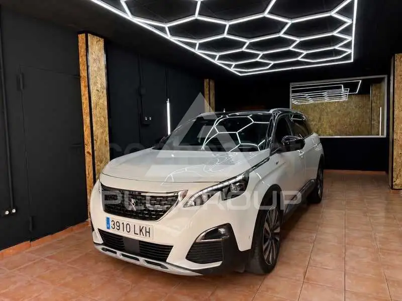 2020 Peugeot 5008