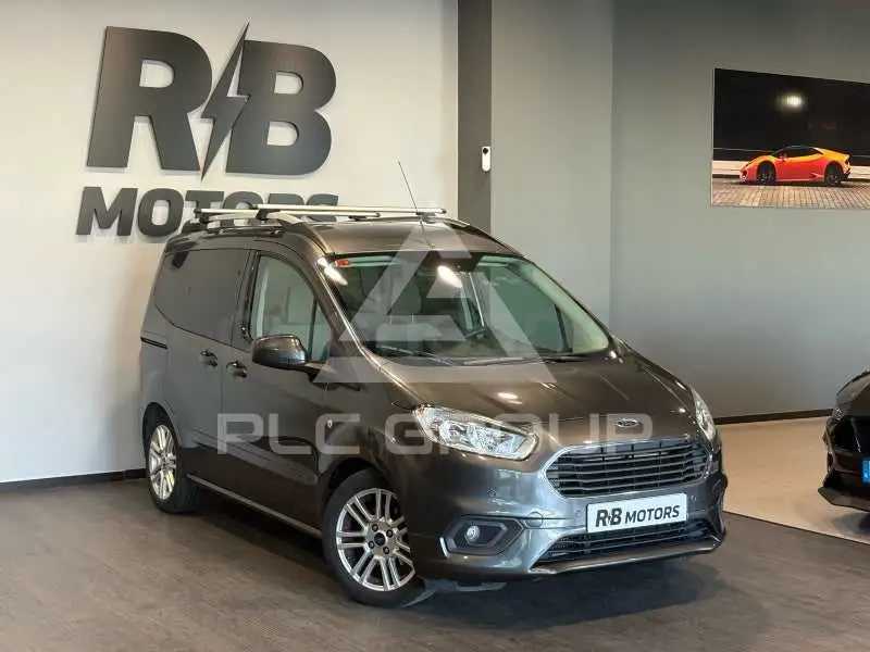 2020 Ford Tourneo
