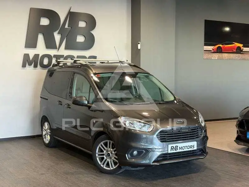2020 Ford Tourneo