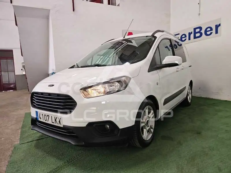 2020 Ford Tourneo