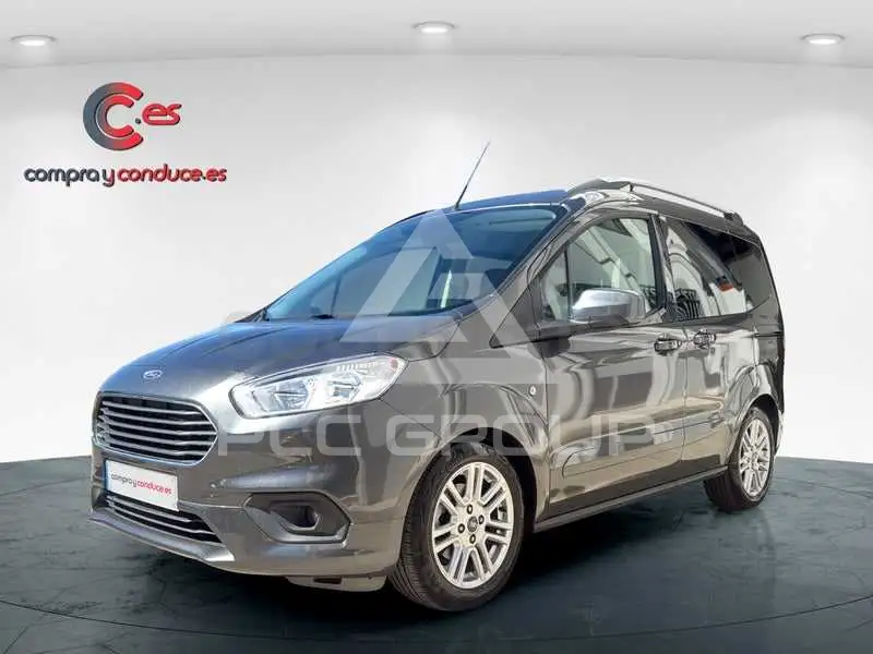 2020 Ford Tourneo