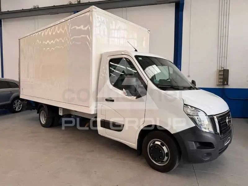 2021 Nissan NV 400