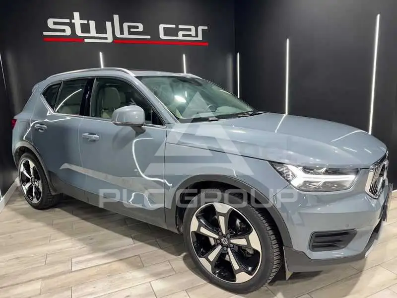2021 Volvo XC40
