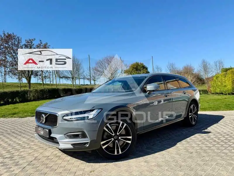 2021 Volvo V90