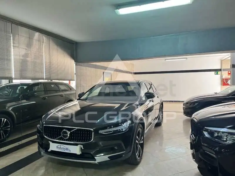 2021 Volvo V90