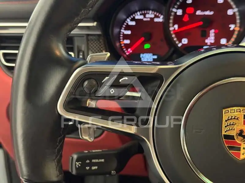 2021 Porsche MACAN
