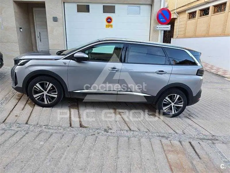2021 Peugeot 5008