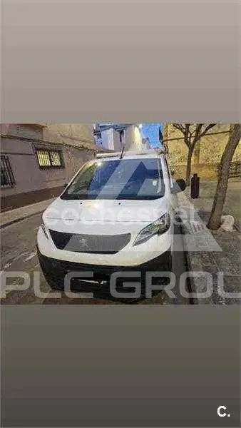 2021 Peugeot Traveller