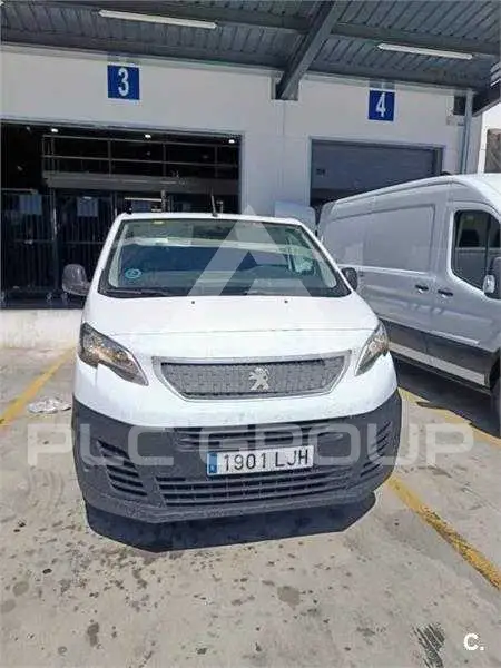 2021 Peugeot Traveller