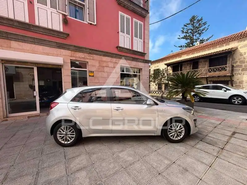 2021 KIA Rio