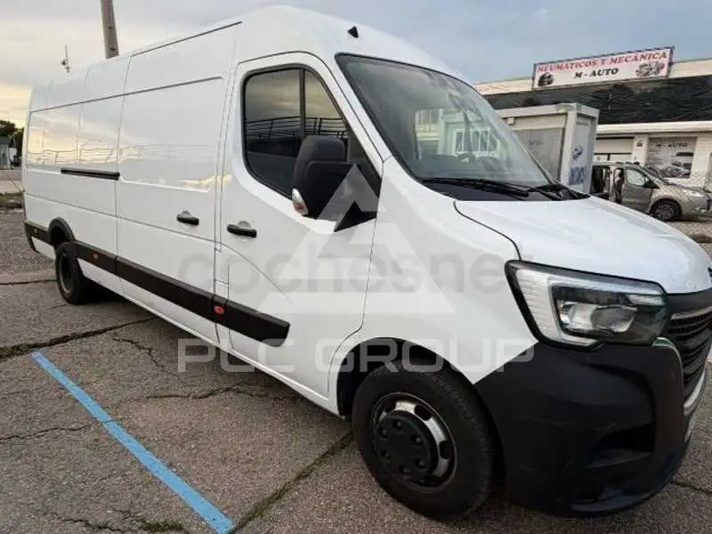 2021 Renault Master