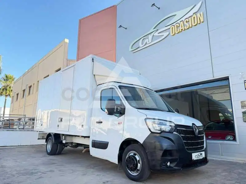 2021 Renault Master