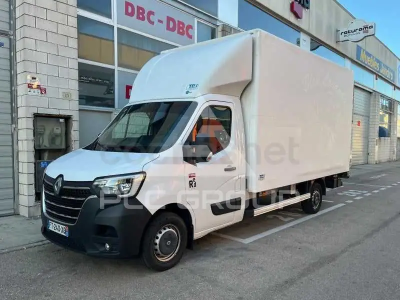 2021 Renault Master