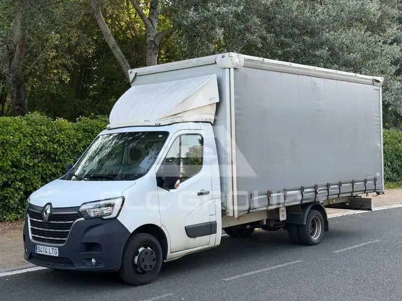 2021 Renault Master