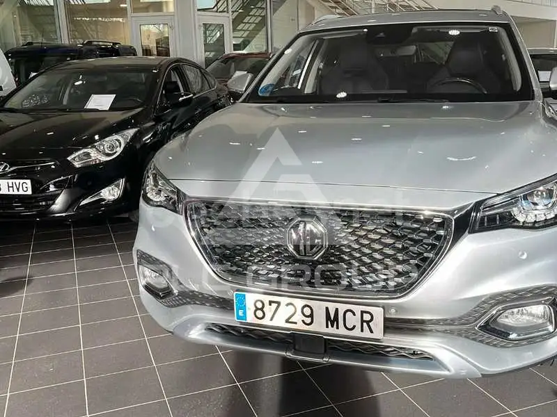 2022 MG HS