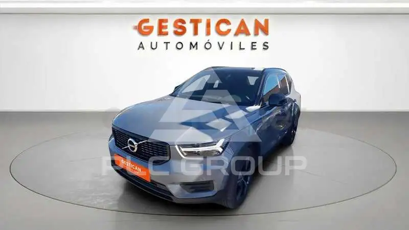 2022 Volvo XC40