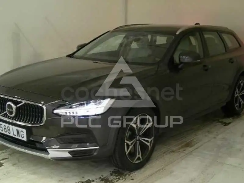 2022 Volvo V90