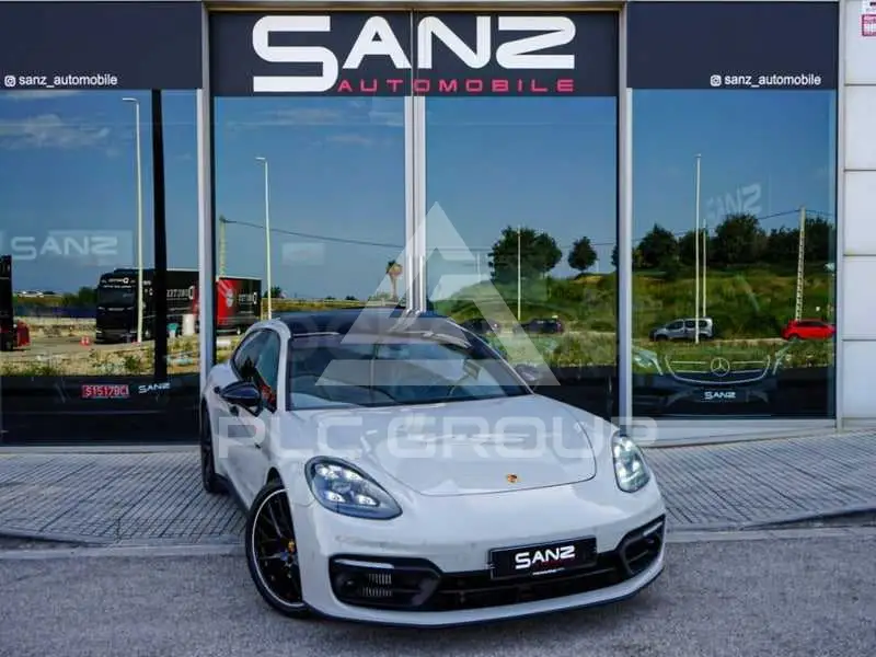 2022 Porsche Panamera