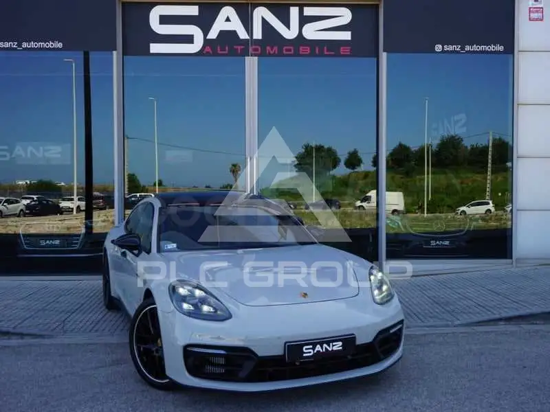 2022 Porsche Panamera